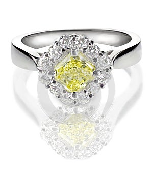 Beautiful Diamond ring with canary yellow or topaz center stone