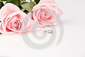 Beautiful diamond ring with pink roses