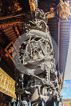 Beautiful dragon sculpture at Lungshan Temple of Manka, Buddhis