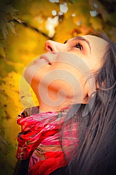 Krásná dívka portrét podzim 