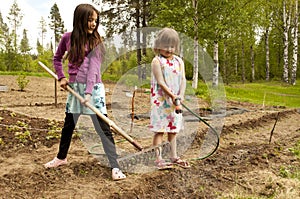 Schön die mädchen garten 