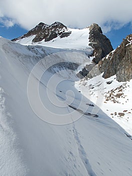 Beautiful glacier hike and clim to Weisskugel mountain