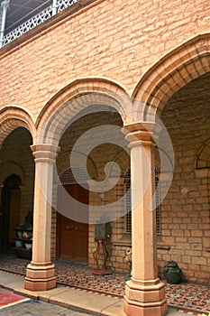 The beautiful hall pillars of the palace of bangalore.