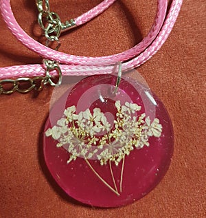 A beautiful handmad nacklace made of resin