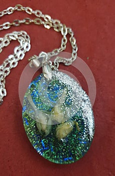 A beautiful handmad nacklace made of resin