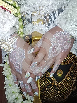 beautiful henna on the hands of the bride