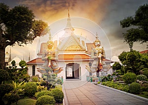 Beautiful landscape of wat arun temple important landmark and tr