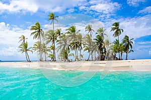 Beautiful lonely beach in caribbean San Blas island, Kuna Yala, Panama. Turquoise tropical Sea, paradise travel destination,