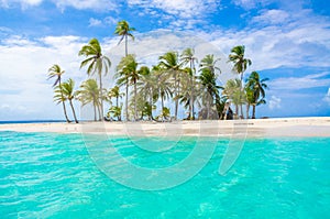 Beautiful lonely beach in caribbean San Blas island, Kuna Yala, Panama. Turquoise tropical Sea, paradise travel destination,