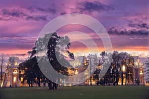 Beautiful night video about the Russian Park located in Moscow Tsaritsyno