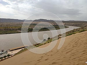 Beautiful Ningxia Shapotou, sanding and the Yellow River.