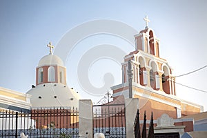 Beautiful orthodox church on Santorini, Greece. Local church in Oia village, Santorini island, Greece - Immagine photo