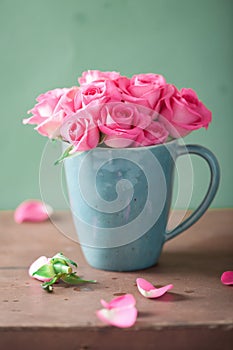 Beautiful pink roses bouquet in vase