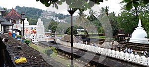 Beautiful places in Sri Lanka : The Temple of the Tooth Relic