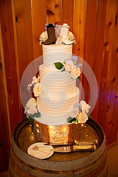 Beautiful Rustic Wedding Cake
