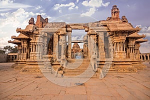 Stone chariot vitala temple main attraction at hampi, karnataka, india photo