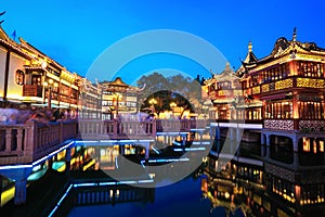 Beautiful shanghai yuyuan garden at night