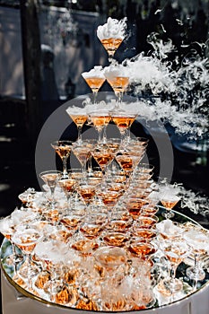 Beautiful Smoking Glasses with Champagne Tower