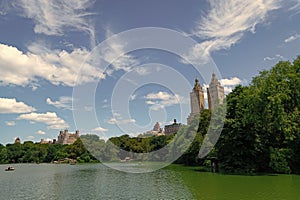 Beautiful view of the Jacqueline Kennedy Onassis Reservoir in urban park. city landscape of manhattan ny from central