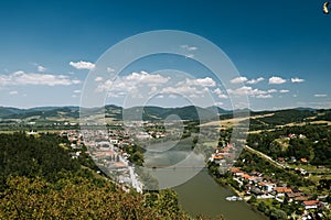 Krásný výhled z hradu Strečno na řeku Váh