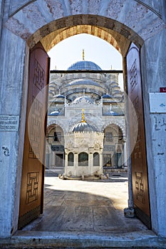 Beautiful view of the Yeni Cami Mosque in Istanbul