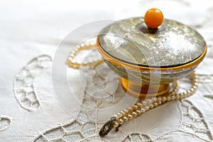 beautiful vintage powder compact and pearls 2