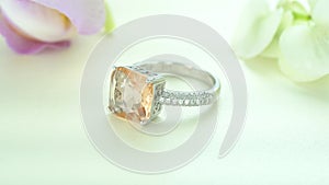 Beautiful White Gold Solitair Rose Diamond Ring paved with stones