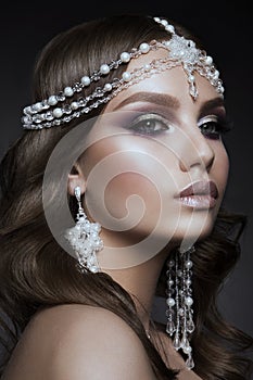 Beautiful woman with professional make upWoman with tiara on her hed