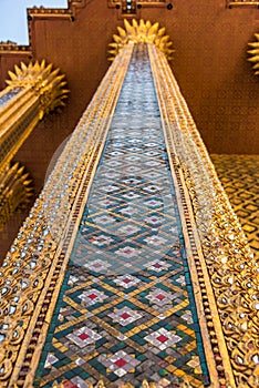 Beautifully decorated column with lavish mosaic and decor