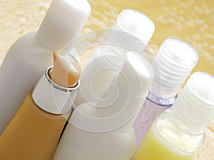 Belleza productos cosméticos botellas 