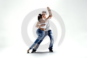 Couple dancing social danse