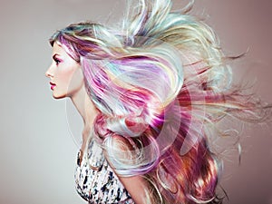 Krása móda farbistý farbený vlasy 