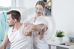 Beauty physiotherapist at work