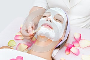Beauty treatment with cosmetician