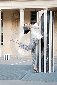 Beauty woman pose in paris, france.