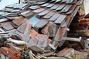 Beaver tail roof tiles. sunken inside as the beams were destroyed by a wood-destroying fungus. It is necessary to reconstruct the