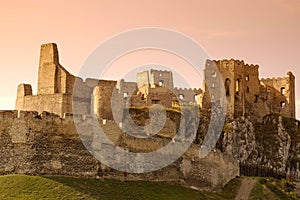 Beckov ruins