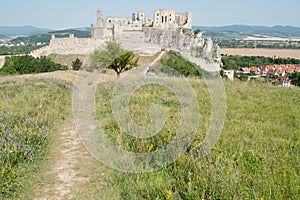 Beckov ruins