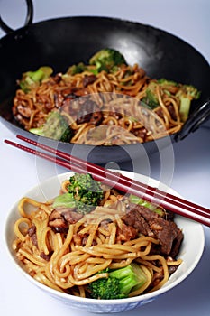 Beef chinese chow mein wok