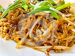 Beef pad thai