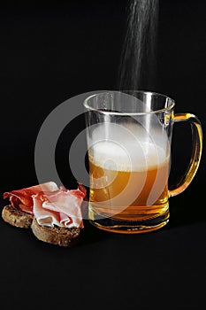 BEER WITH BREAD AND SPECK HAM