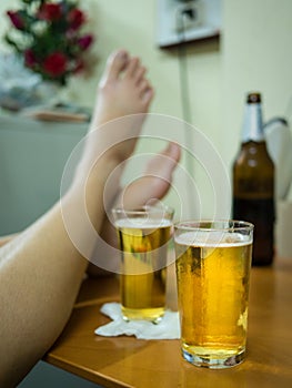 Beer drinkers feel happy and relaxed with a beer tasting after tasting a variety of brands