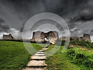 The castle is built on Beeston Crag which is in the southerly part of the Mid Cheshire Ridge