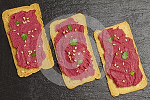 Beet hummus