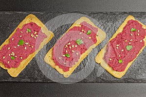 Beet hummus