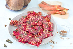 Beetroot crackers