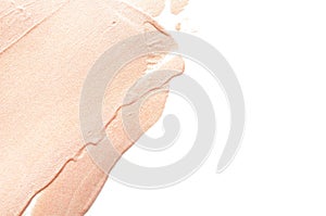 Beige smears of crushed highlighter or luminizer.