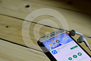 SHAREit dev application on Smartphone screen. Transfer & Share