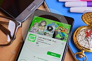 LINE WEBTOON - Free Comics dev application on Smartphone screen