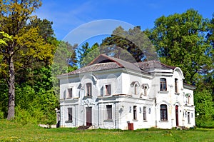 Belarus, Albertin Manor